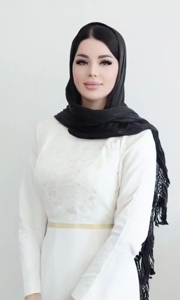 Step Dream Real Estate Agent Yasmina Dubai